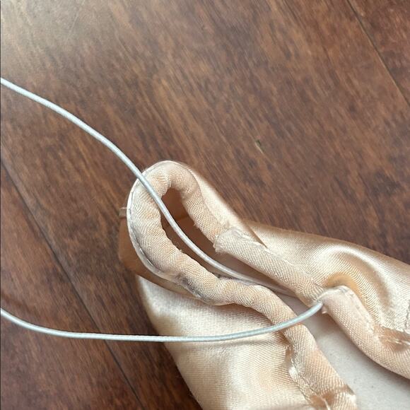 Gaynor Minden Pink Satin Ballet Pointe Shoes, Size 6.5 - Picture 6 of 13